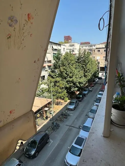 Flora Appartement Tirana 0*,  Albania